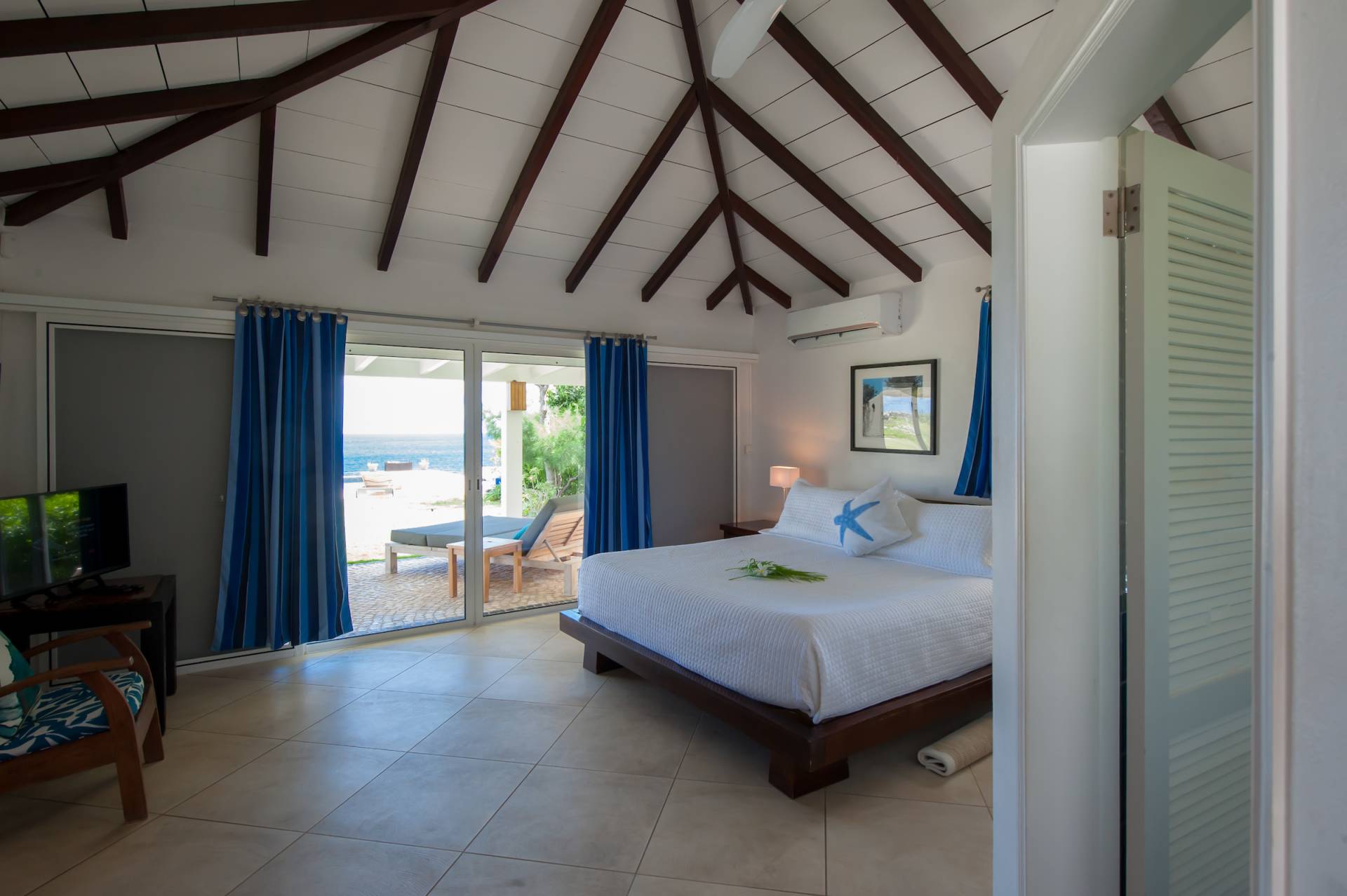 Villa Caribbean Breeze Bedroom 1