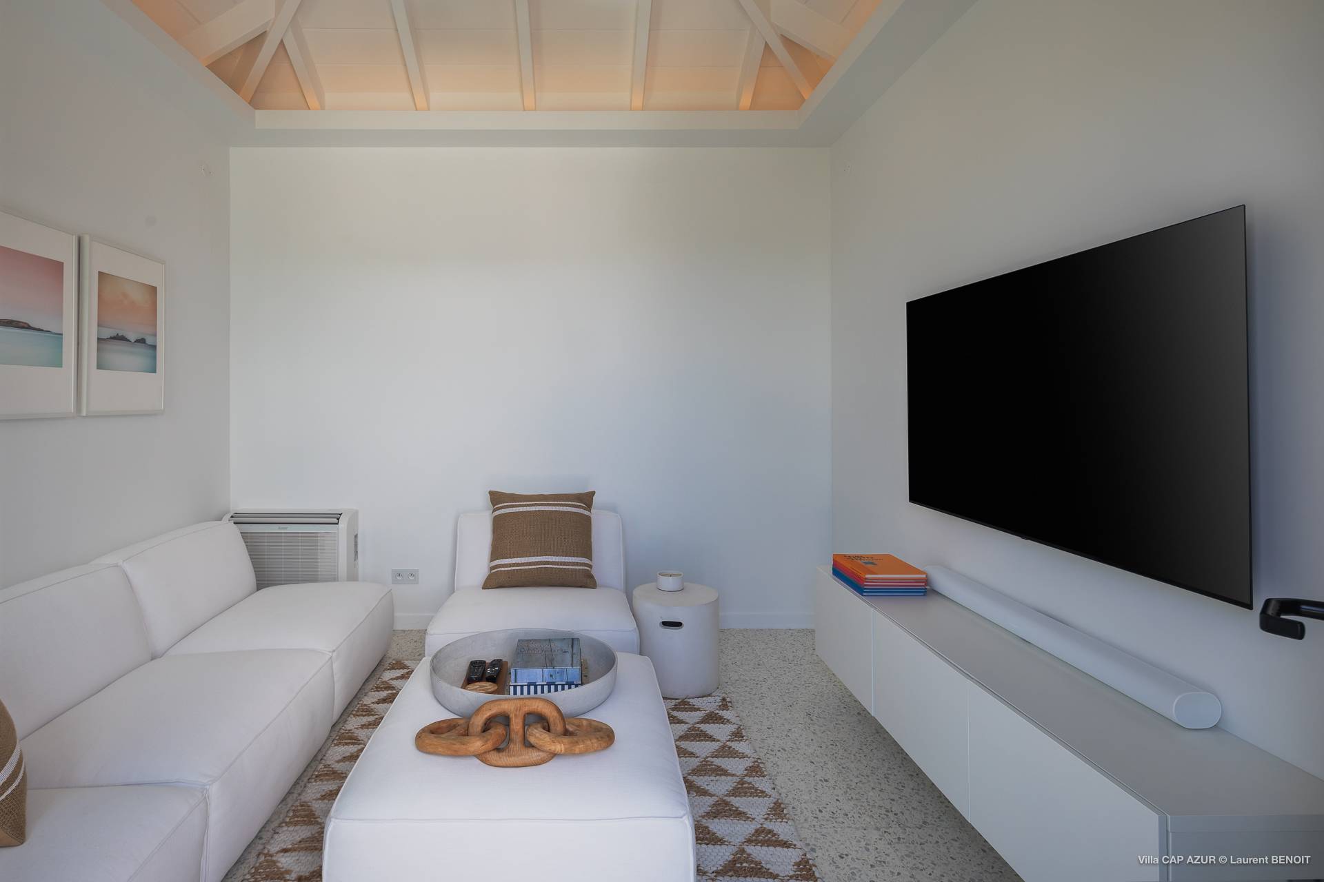 Villa Cap Azur TV Room